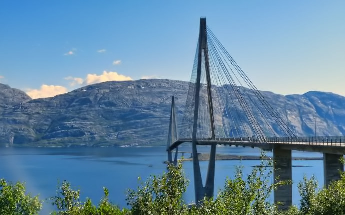 Brücke über den Sund