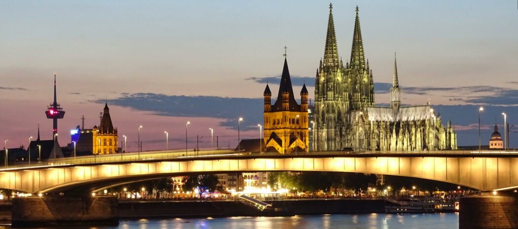 Koln-Panorama im Abendlicht