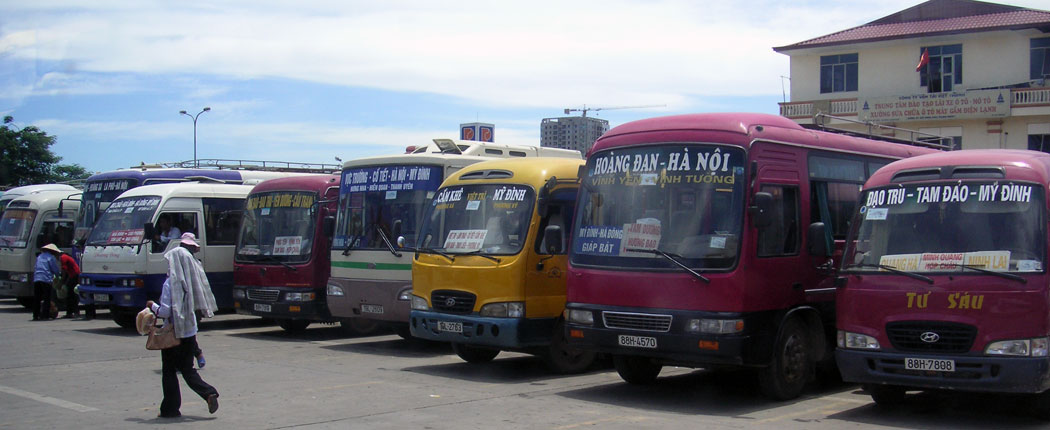 Busse in Hanoi