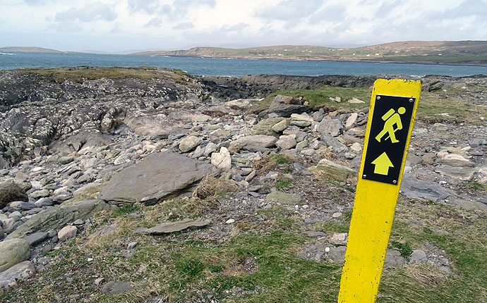 Wanderweg im County Cork an der Küste von Eyeries