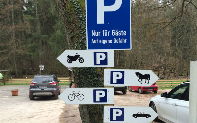 Parkplatz auch für Pferde
