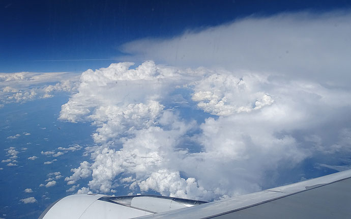 Langstrecke über den Wolken