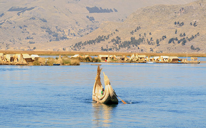 Uros-Inseln im Titicacasee in Peru