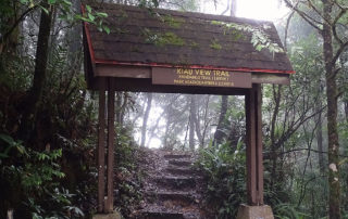 Der Eingang zum Kiau View Trail am Mount Kinabalu