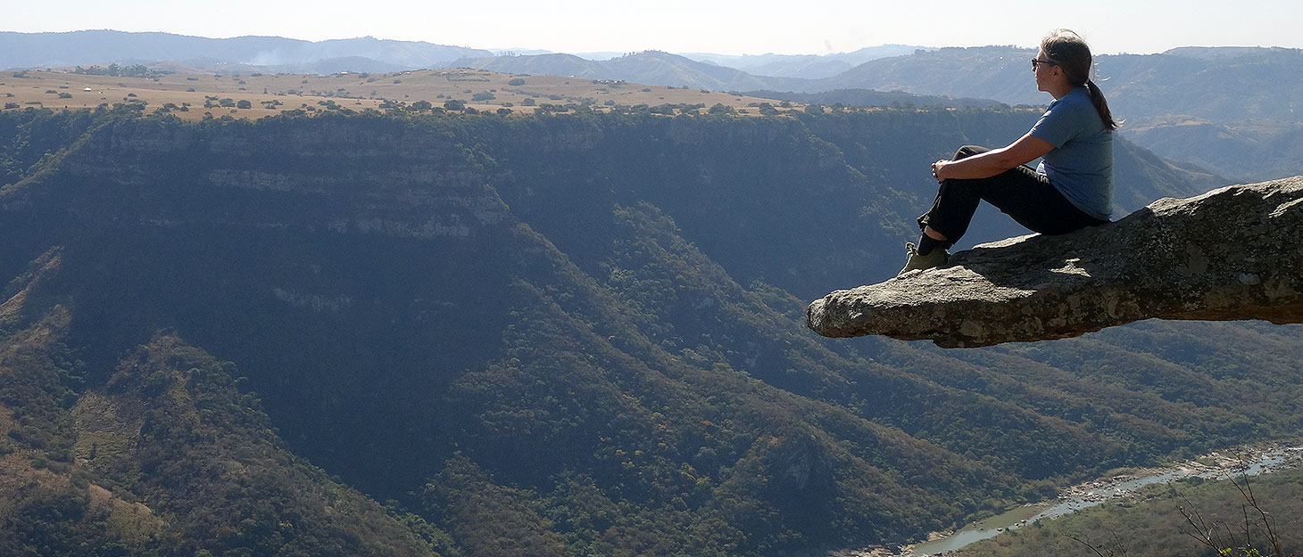 oribi-gorge-leopard-rock Freihängender Felsen am Oribi Gorge