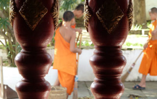 Mönche bei der Arbeit in Luang Prabang