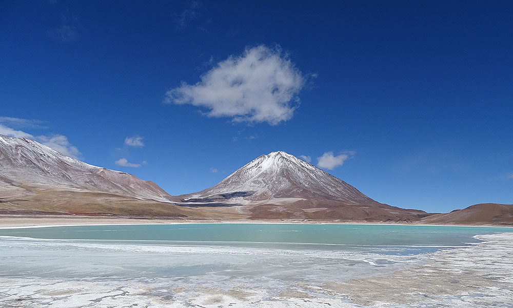 Laguna Verde: Berg am grünen See in Bolivien