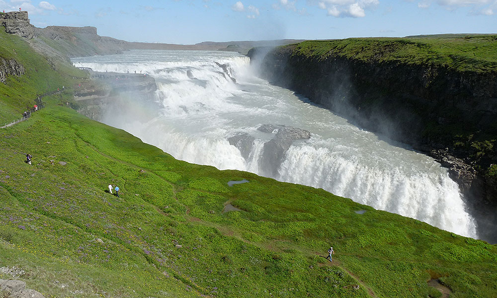 Großer Wasserfall in Island