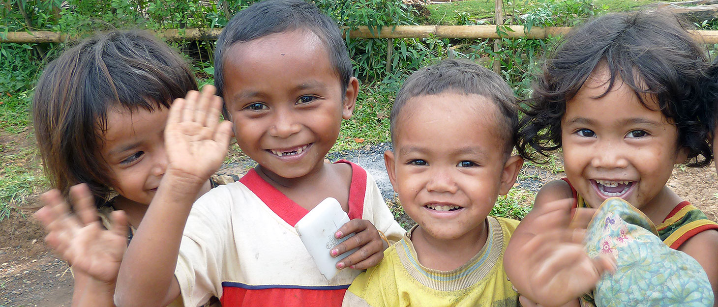 Lachende Kinder aus Asien