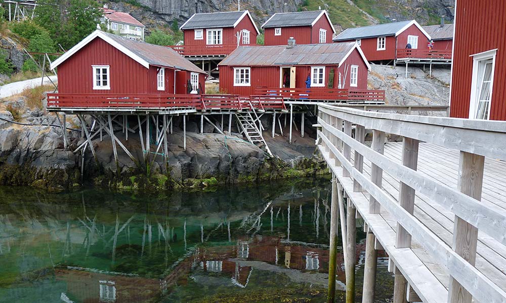 Reisevorbereitung Norwegen: Holzhäuser auf den Lofoten