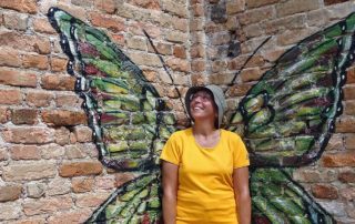 Street Art in Ipoh: Sabine vor Schmetterling