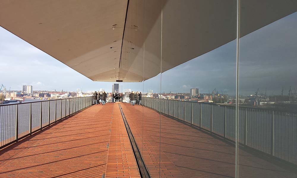 Blick über Hamburg von der Elbphilharmonie