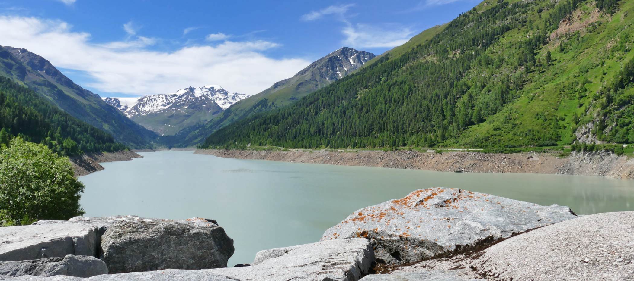 Blick auf Gepatschsee im Kaunertal, Berge im Hintergrund