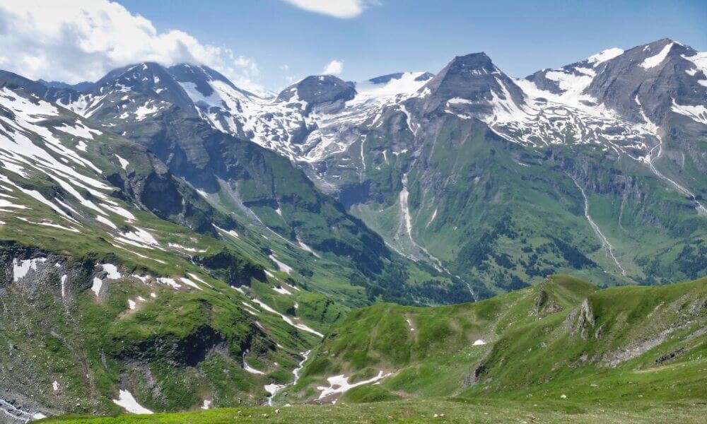 Panoramablick in die Berge