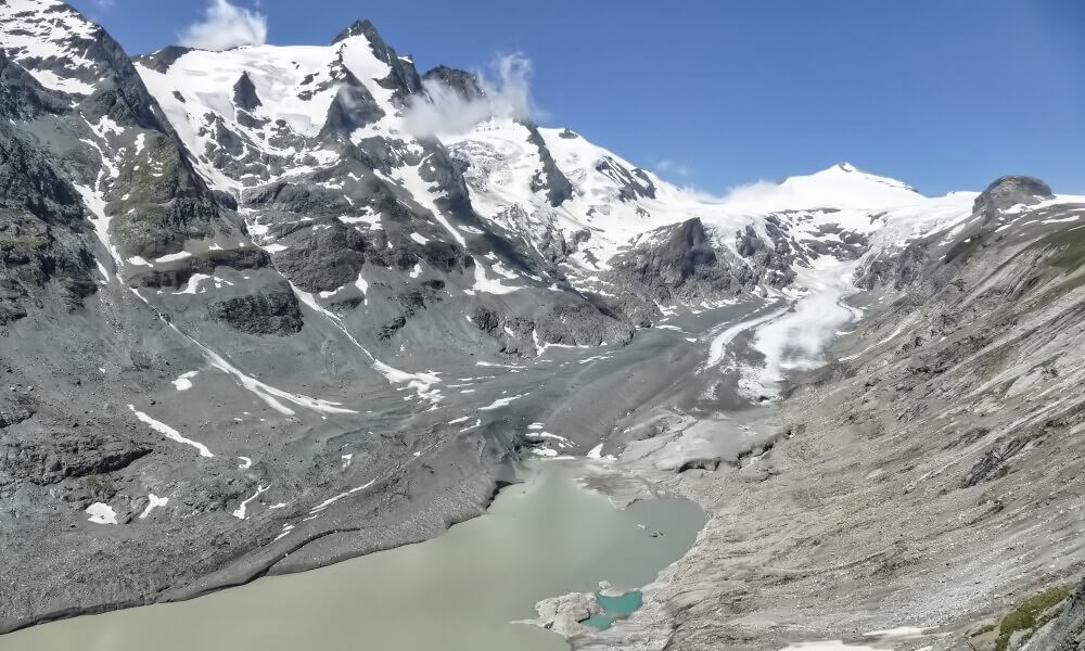Gletscher mit Gletschersee