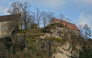 Burg Pottenstein hoch oben auf dem Felsen